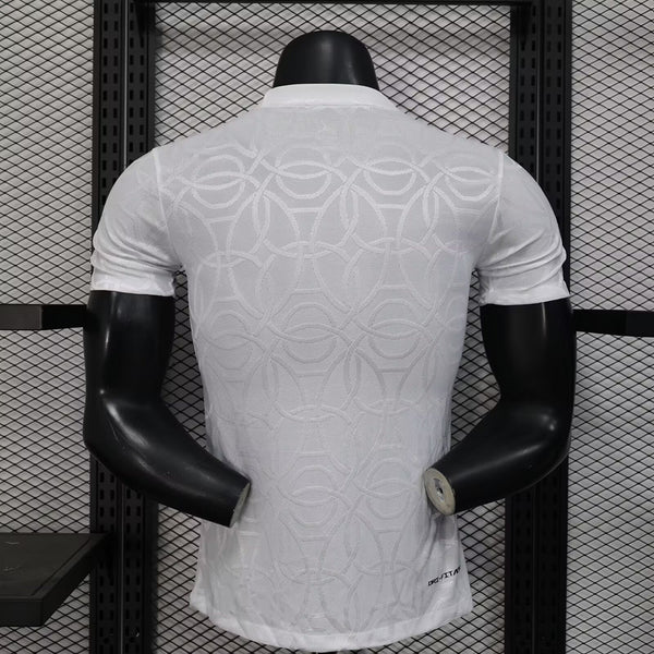 Maillot PSG concept 2025/26 Rose et blanc